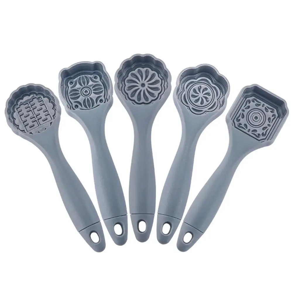 5PCS Moon Cake Mould Hand-Held DIY Moon Cake Mould Press Plastic Mooncake Mould Traditional Chinese Mid-Autumn Festival Cake Plu
5PCS Moon Cake Mould Hand-Held DIY Moon Cake Mould Press Plastic Mooncake Mould Traditional Chinese Mid-Autumn Festival Cake Plu
