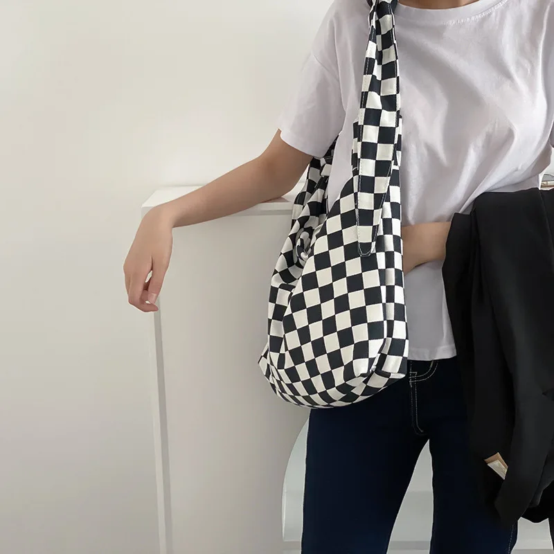 Korean Style Checkerboard Pattern Crossbody Women Handbag Vintage Plaid Female Tote Bag Large Size Shopper Bag Fashion Bolsa Hot
Korean Style Checkerboard Pattern Crossbody Women Handbag Vintage Plaid Female Tote Bag Large Size Shopper Bag Fashion Bolsa Hot