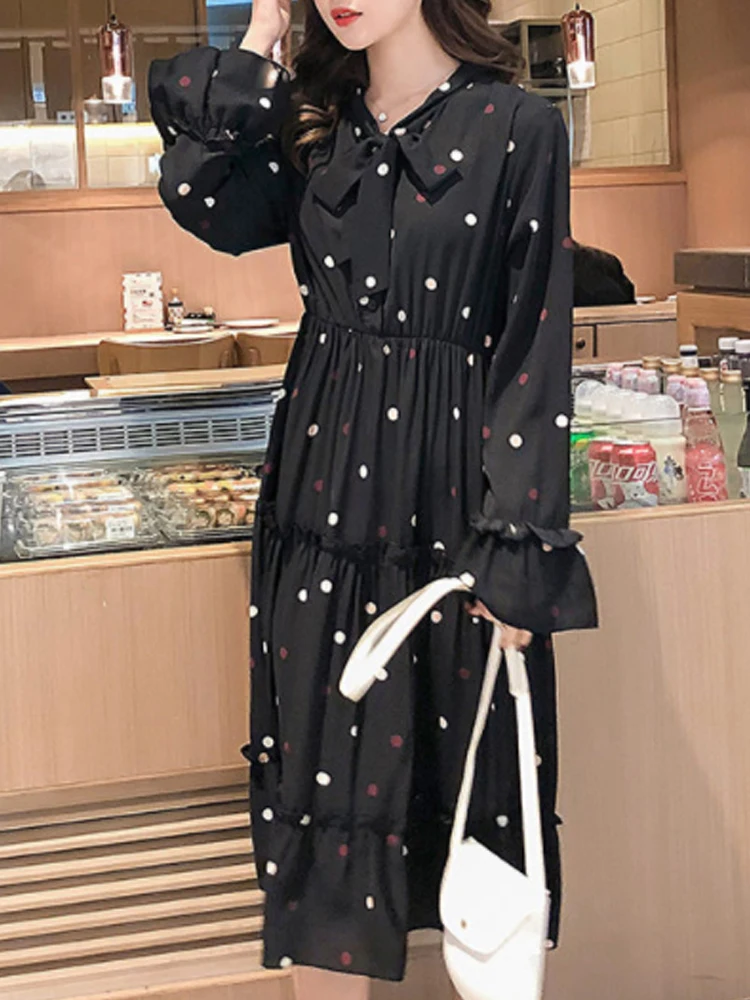 Autumn Plus Size Women Clothing New Temperament Polka Dot Long Sleeve Dress Female Loose V-Neck Bow Strappy Chiffon Midi Dress
Autumn Plus Size Women Clothing New Temperament Polka Dot Long Sleeve Dress Female Loose V-Neck Bow Strappy Chiffon Midi Dress
