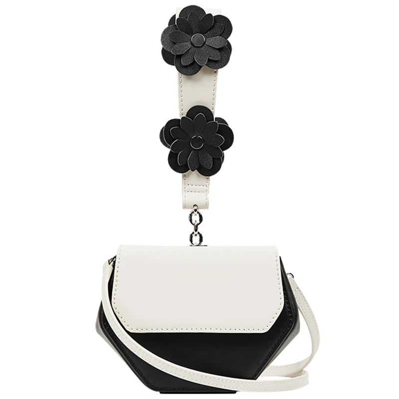 Korean niche design new simple flower portable mini bag personalized color contrast shoulder bag versatile messenger bag
Korean niche design new simple flower portable mini bag personalized color contrast shoulder bag versatile messenger bag