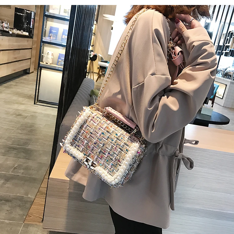 2021 Fashion New Female Square Tote bag Quality Woolen Pearl Women's Designer Handbag Ladies Chain Shoulder Crossbody Bag Travel 
2021 Fashion New Female Square Tote bag Quality Woolen Pearl Women's Designer Handbag Ladies Chain Shoulder Crossbody Bag Travel