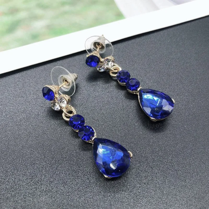 Korean Bridal Set Accessories White Crystal Necklace with Stud Earrings for Women Jewelry Noble and Elegant Wedding Accessories
Korean Bridal Set Accessories White Crystal Necklace with Stud Earrings for Women Jewelry Noble and Elegant Wedding Accessories