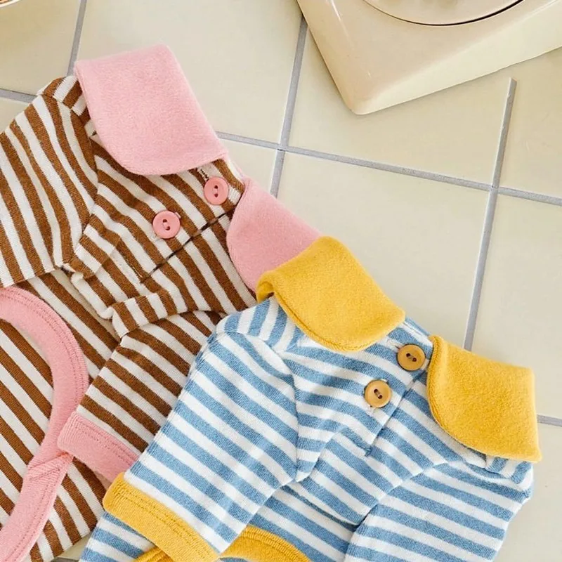 Летняя крутая Одежда для собак с декольте в полоску хлопковая рубашка для щенков воздухопроницаемая жилетка Йоркшир чем панда маленькие и ...
Летняя крутая Одежда для собак с декольте в полоску хлопковая рубашка для щенков воздухопроницаемая жилетка Йоркшир чем панда маленькие и ...