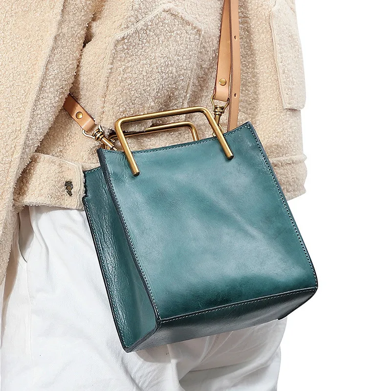 Female Genuine Leather Luxury Handbag 2022 spring Fashion Women Bag Versatile Solid Color Soft Cowhide Shoulder Crossbody Bags
Female Genuine Leather Luxury Handbag 2022 spring Fashion Women Bag Versatile Solid Color Soft Cowhide Shoulder Crossbody Bags
