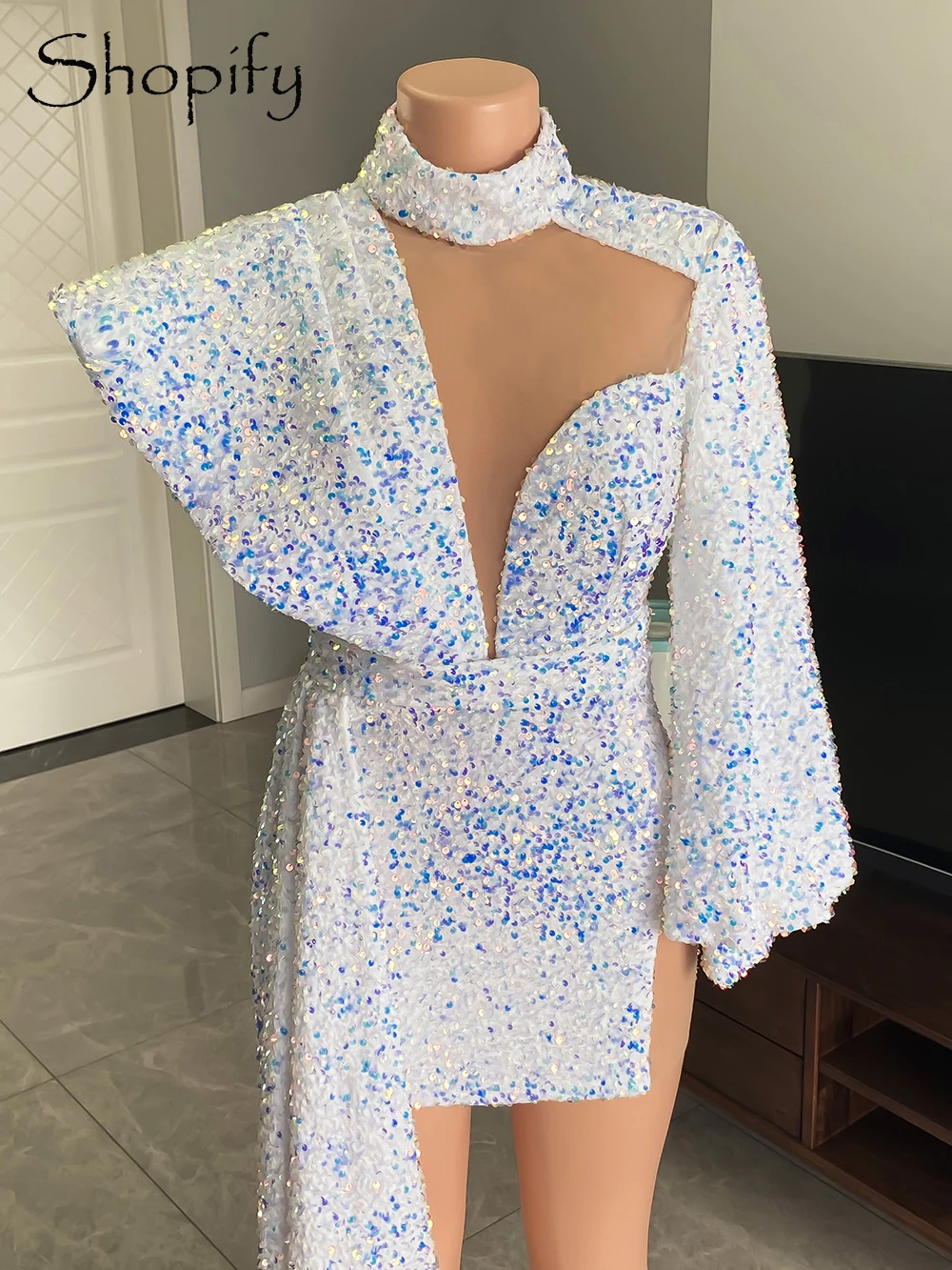 Real Sample Long Sleeve High Neck Short Prom Dresses 2021 Sparkly White Sequined African Black Girls Prom Gala Dress
Real Sample Long Sleeve High Neck Short Prom Dresses 2021 Sparkly White Sequined African Black Girls Prom Gala Dress