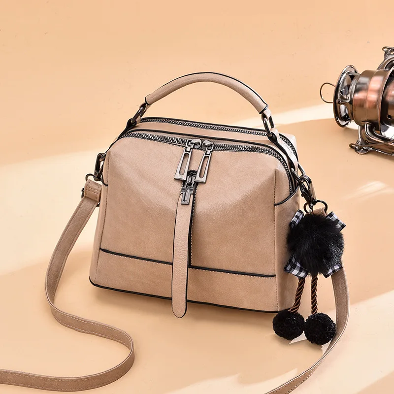Autumn Trend Wild Women's Shoulder Bag 2021 New European and American Casual Messenger Bag Fashion Simple Handbag Female
Autumn Trend Wild Women's Shoulder Bag 2021 New European and American Casual Messenger Bag Fashion Simple Handbag Female