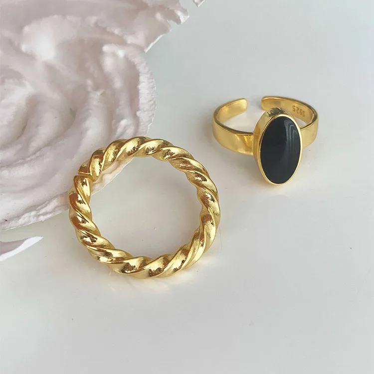 Luxury Geometric Oval Black Resin Mold Gothic Gold Finger Rings For Women New Elegant Charms Jewelry Gift 2022
Luxury Geometric Oval Black Resin Mold Gothic Gold Finger Rings For Women New Elegant Charms Jewelry Gift 2022