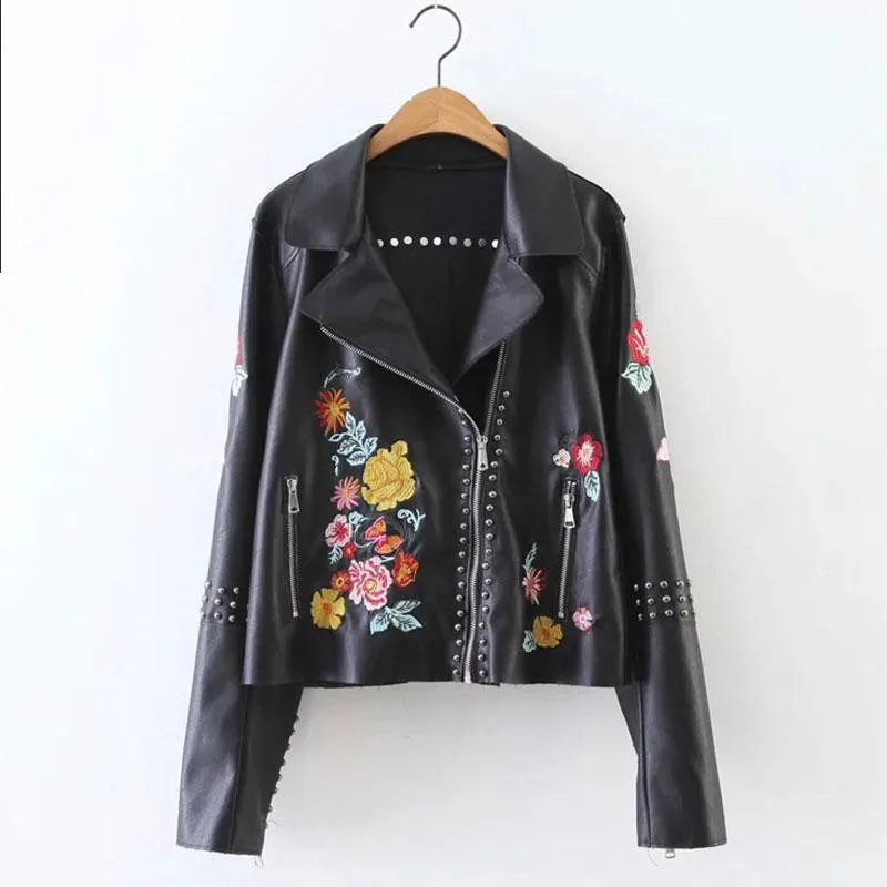 

Cuero Short Moto Jackets Pu Floral Leather Jacket Embroidery Rivet Long Sleeve Turn Down Oblique Zipper Woman Bikers Winter Coat