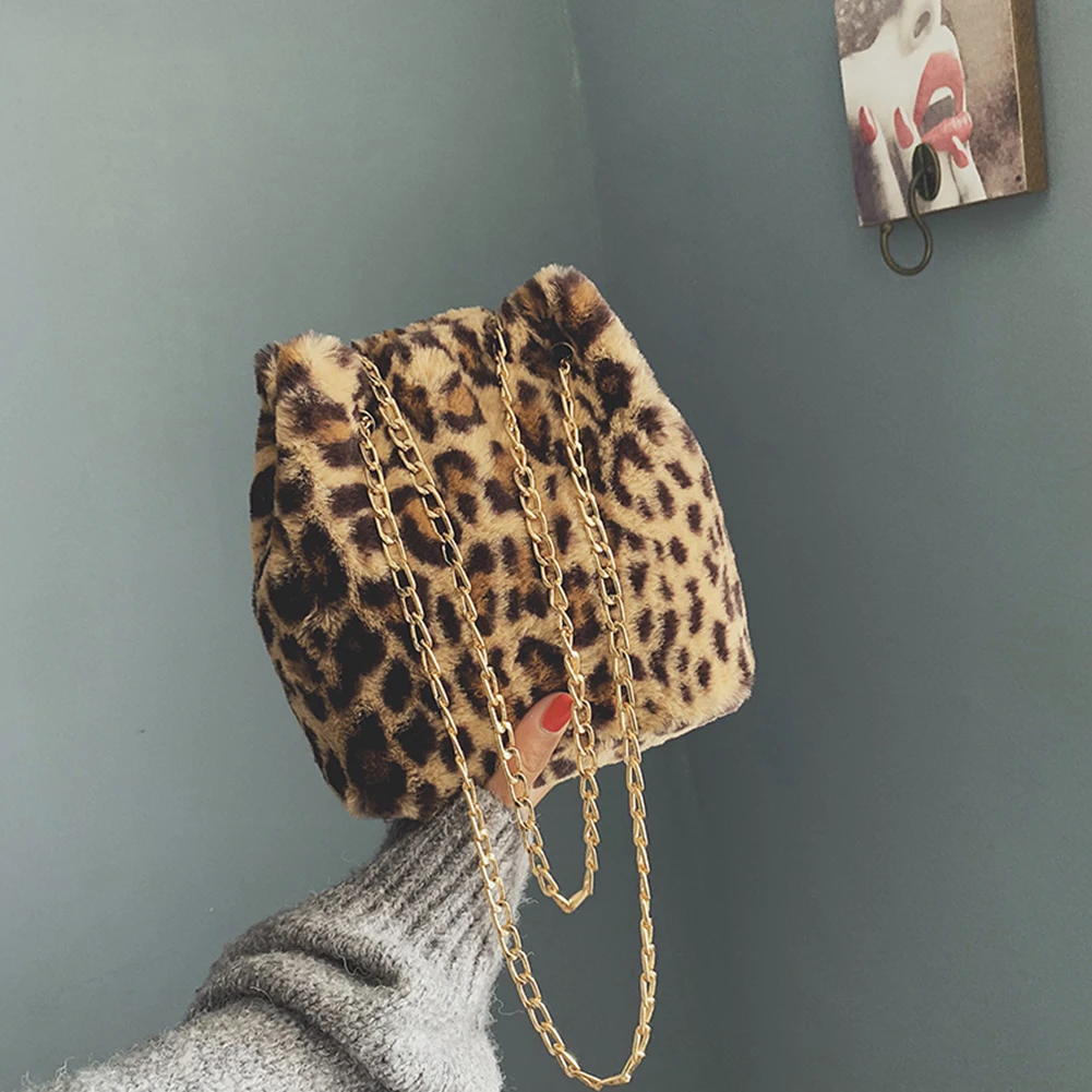 Fashion Leopard Women Plush Messenger Shoulder Bag Chain Bucket Crossbody Handbag Ladies Autumn Winter Fluffy Satchel Pouch
Fashion Leopard Women Plush Messenger Shoulder Bag Chain Bucket Crossbody Handbag Ladies Autumn Winter Fluffy Satchel Pouch