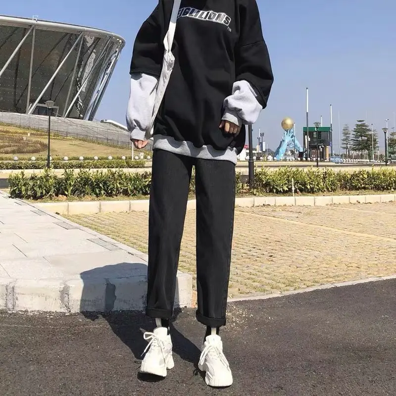 Autumn 2020 light-colored jeans women straight barrel loose high waist thin student hundred with long pants retro pants
Autumn 2020 light-colored jeans women straight barrel loose high waist thin student hundred with long pants retro pants
