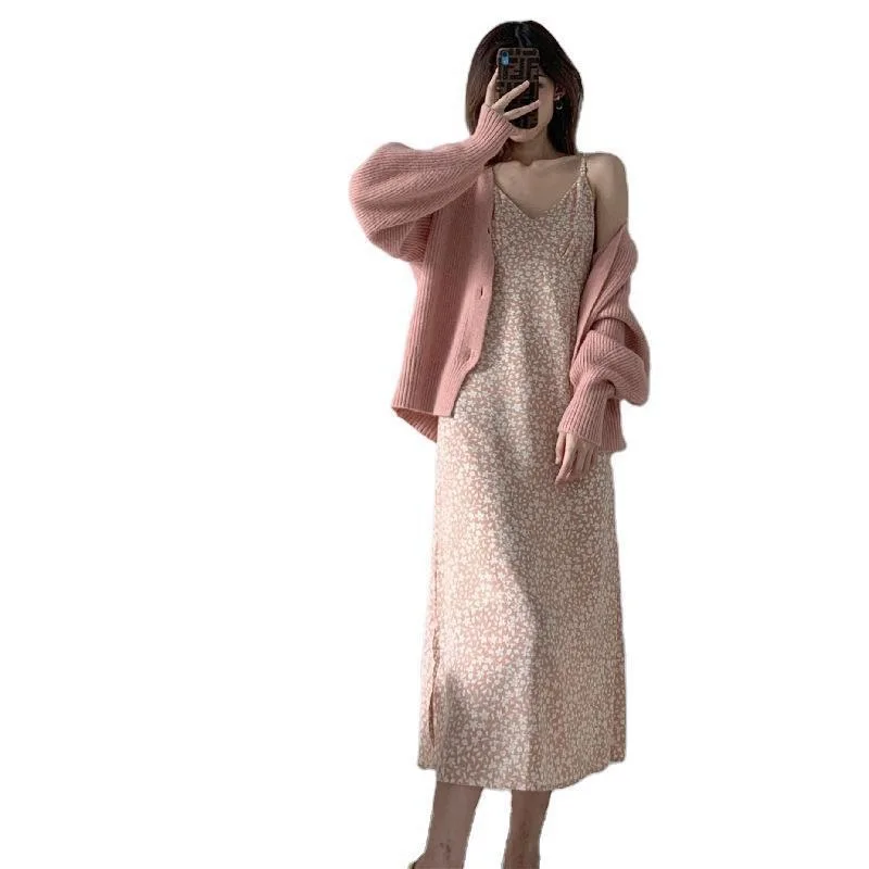 Autumn New Cardigan Women's Lazy Wind Short Sweater Women Loose Outer Knit Jacket Women
Autumn New Cardigan Women's Lazy Wind Short Sweater Women Loose Outer Knit Jacket Women