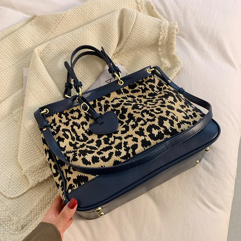 Новинка 2021, модная сумка на одно плечо, универсальная портативная сумка-тоут в стиле ретро, дизайнерская сумка, модные кошельки, сумка, вечер...
Новинка 2021, модная сумка на одно плечо, универсальная портативная сумка-тоут в стиле ретро, дизайнерская сумка, модные кошельки, сумка, вечер...