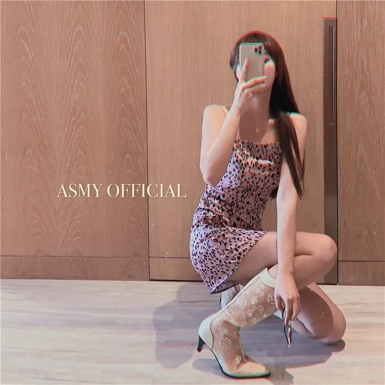 Firm offers to film sexy strap dress pink leopard skirt
Firm offers to film sexy strap dress pink leopard skirt