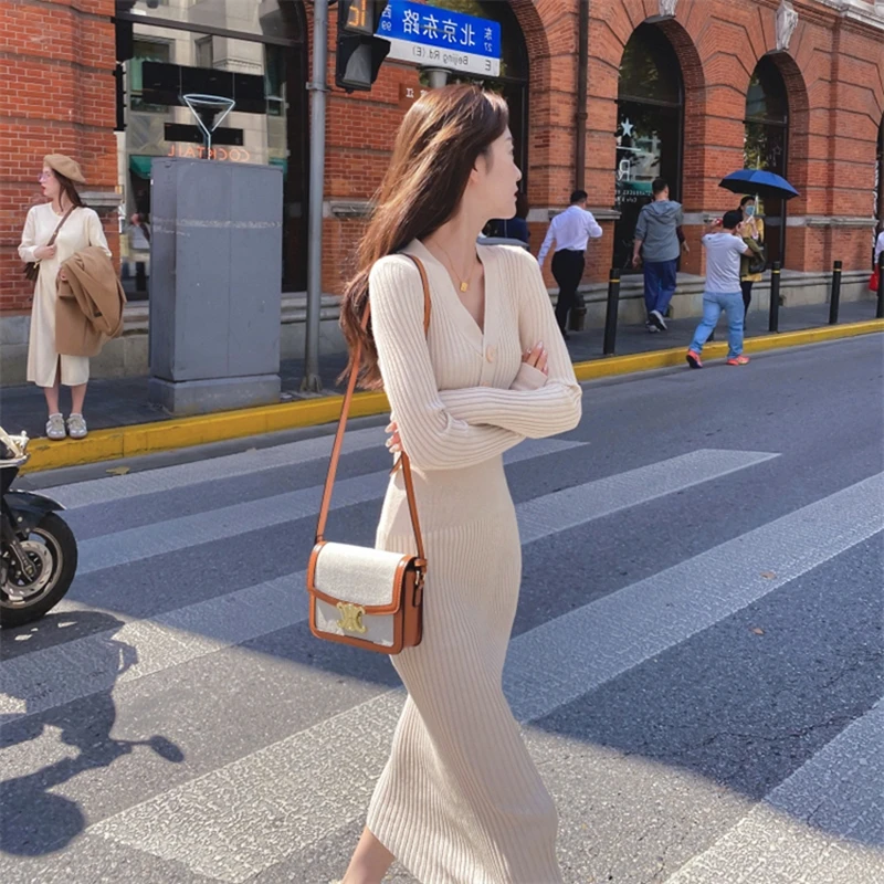 Elegant Dresses for Women Knitted Long Sleeve Dress Slim Autumn Korean Button V-Neck Sweater Midi Ribbed Bodycon Vestidos
Elegant Dresses for Women Knitted Long Sleeve Dress Slim Autumn Korean Button V-Neck Sweater Midi Ribbed Bodycon Vestidos