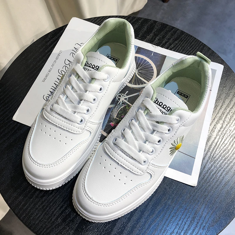 Women Fashion Shoes Trend Casual shoes 2020 Spring Autumn new wild little white shoes Breathable comfortable women Flats shoes
Women Fashion Shoes Trend Casual shoes 2020 Spring Autumn new wild little white shoes Breathable comfortable women Flats shoes