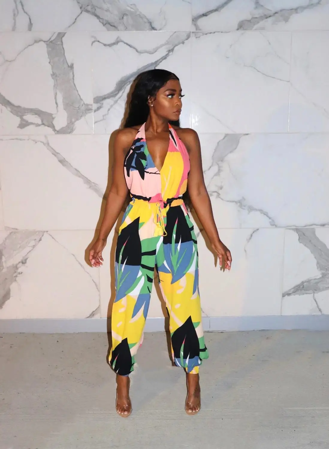 2020 summer hot sale European vintage fashion print women jumpsuits sexy tight backless deep v neck romper beach style playsuit
2020 summer hot sale European vintage fashion print women jumpsuits sexy tight backless deep v neck romper beach style playsuit