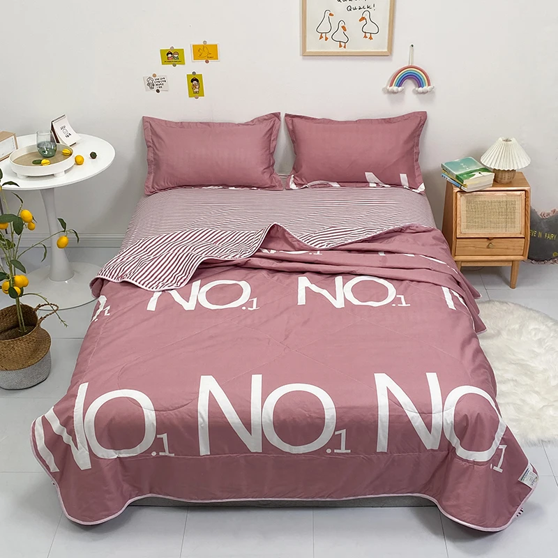Anime Plaid 1pcs Summer Double Bed Quilt Filled With Whole Feather Silk Cotton Double-Sided Spring Nordic Filling Quilted Quilts
Anime Plaid 1pcs Summer Double Bed Quilt Filled With Whole Feather Silk Cotton Double-Sided Spring Nordic Filling Quilted Quilts