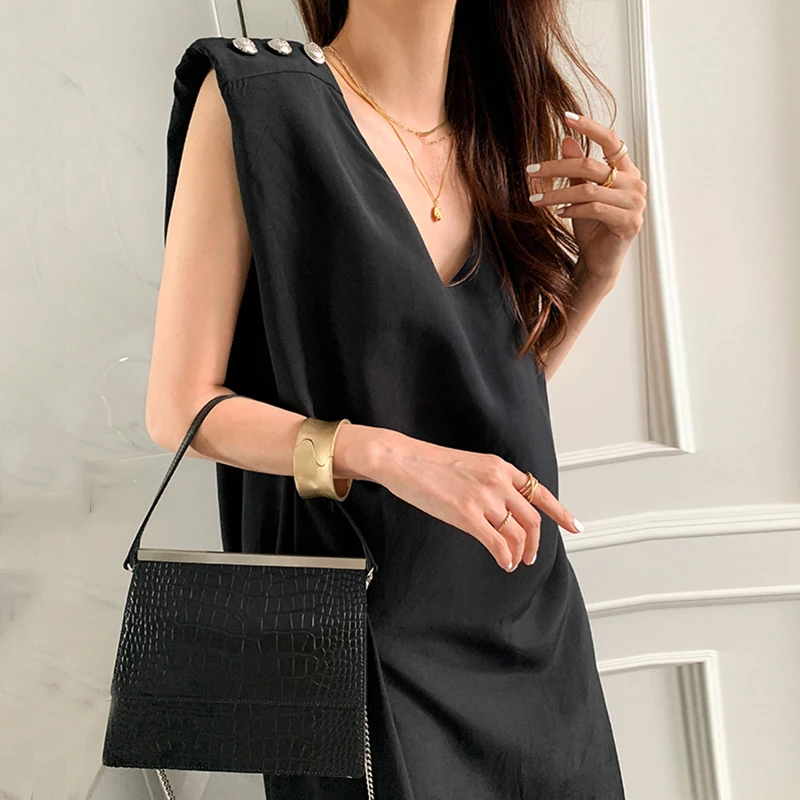 Korejpaa Women Dress 2021 Summer Korean Lightly Cooked Style Deep V-Neck Leaking Collarbone Loose Tie Waist Sleeveless Vestidos
Korejpaa Women Dress 2021 Summer Korean Lightly Cooked Style Deep V-Neck Leaking Collarbone Loose Tie Waist Sleeveless Vestidos