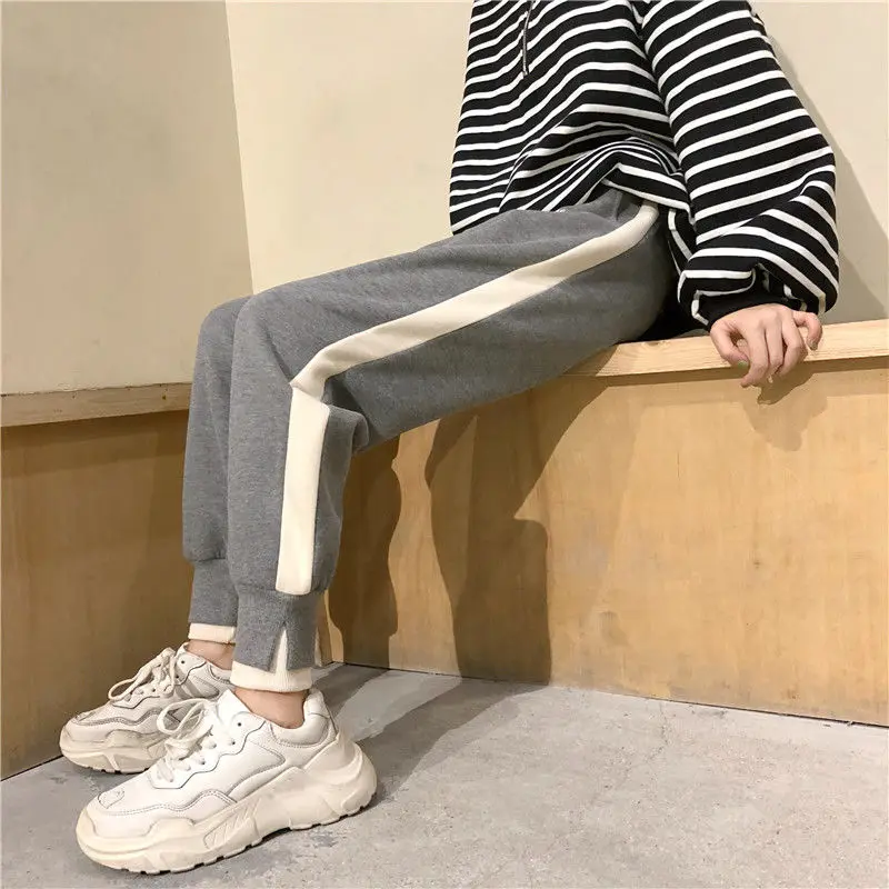 Autumn Winter Pants Women Clothes Plus Velvet Thick Color Matching Students Korean Loose Versatile Woman Sports Casual Trousers
Autumn Winter Pants Women Clothes Plus Velvet Thick Color Matching Students Korean Loose Versatile Woman Sports Casual Trousers