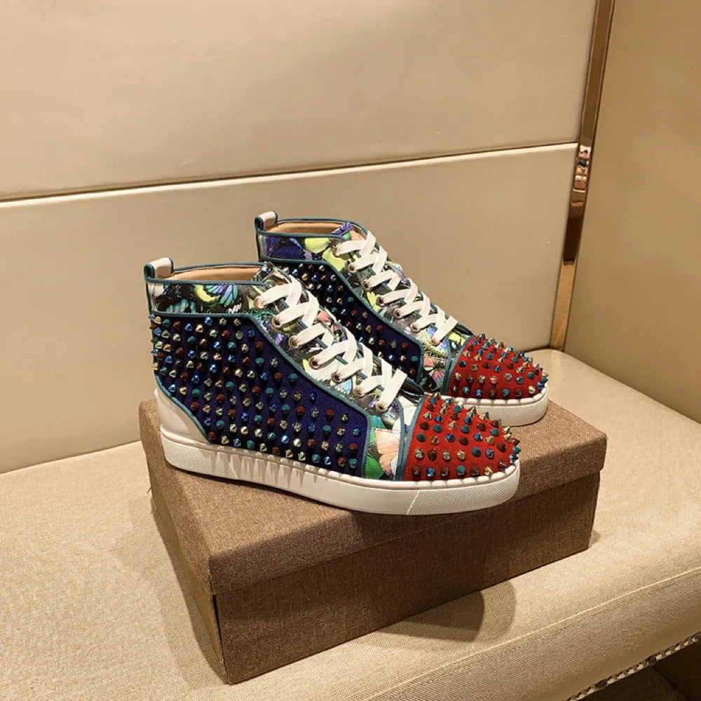 Fashion Brand Graffiti Men's Women's Shoes Color Rivets Color Matching Red Bottom Shoes High Top Real Leather Flat Casual Shoes
Fashion Brand Graffiti Men's Women's Shoes Color Rivets Color Matching Red Bottom Shoes High Top Real Leather Flat Casual Shoes