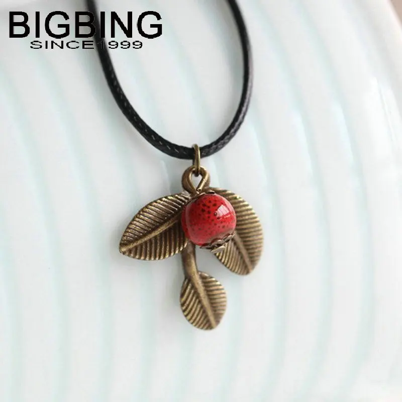 C127 BIGBING модные ювелирные изделия красно белые керамические бусины кулон лист