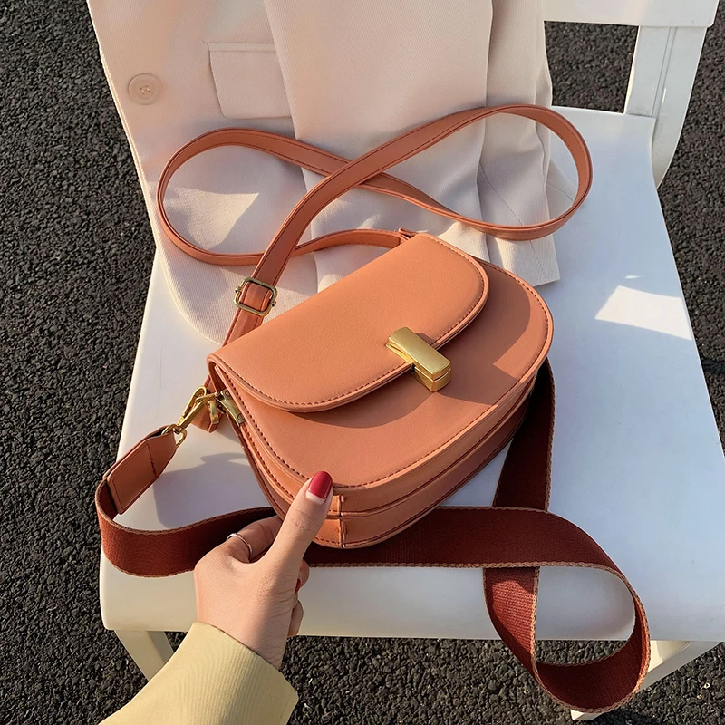Solid Color Saddle Bag For Women 2021 Fashion Crossbody Bags Female Wide Shoulder Strap Design Shoulder Handbags Purse
Solid Color Saddle Bag For Women 2021 Fashion Crossbody Bags Female Wide Shoulder Strap Design Shoulder Handbags Purse