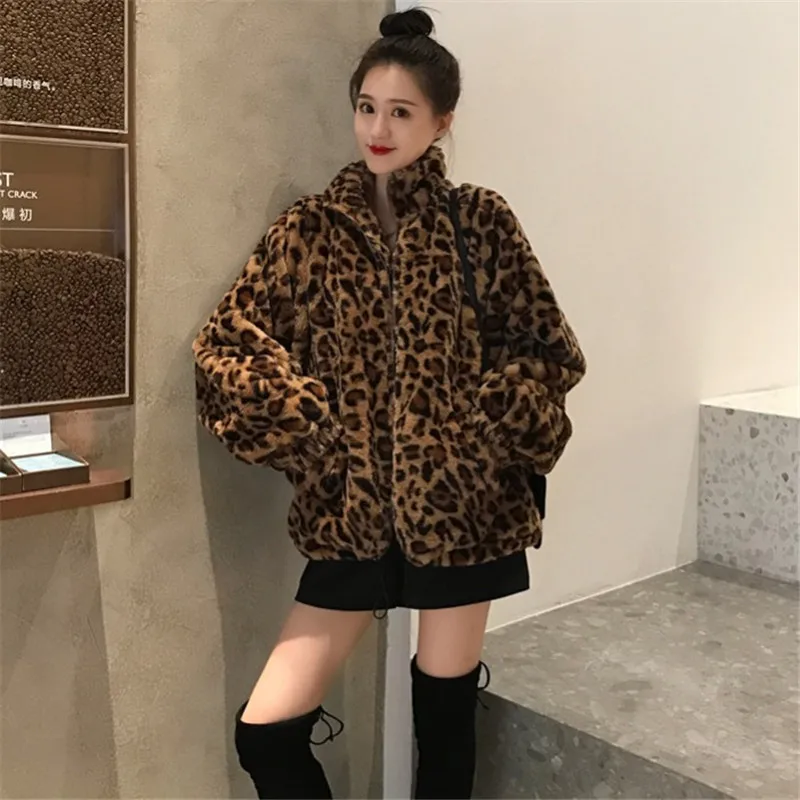 Зимняя женская куртка Chaqueta, винтажная леопардовая верхняя одежда на молнии с воротником-стойкой, женское свободное зимнее пушистое пальто, ...
Зимняя женская куртка Chaqueta, винтажная леопардовая верхняя одежда на молнии с воротником-стойкой, женское свободное зимнее пушистое пальто, ...