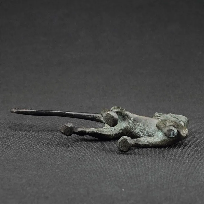 Chinese ancient bronze carved dragon decoration handmade collectibles wonderful old statue
Chinese ancient bronze carved dragon decoration handmade collectibles wonderful old statue