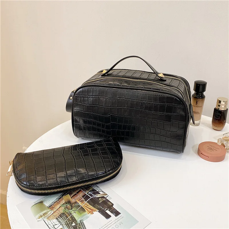 Make up bag small portable Korean simple large capacity multi-functional waterproof super fire women's net red storage bag
Make up bag small portable Korean simple large capacity multi-functional waterproof super fire women's net red storage bag