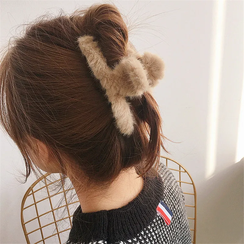 Color Plush Ball Hair Claw Bangs Clip for Women Girl Sweet 2021 New Trend Korean Fashion Resin Crab Hairpins Hairband
Color Plush Ball Hair Claw Bangs Clip for Women Girl Sweet 2021 New Trend Korean Fashion Resin Crab Hairpins Hairband