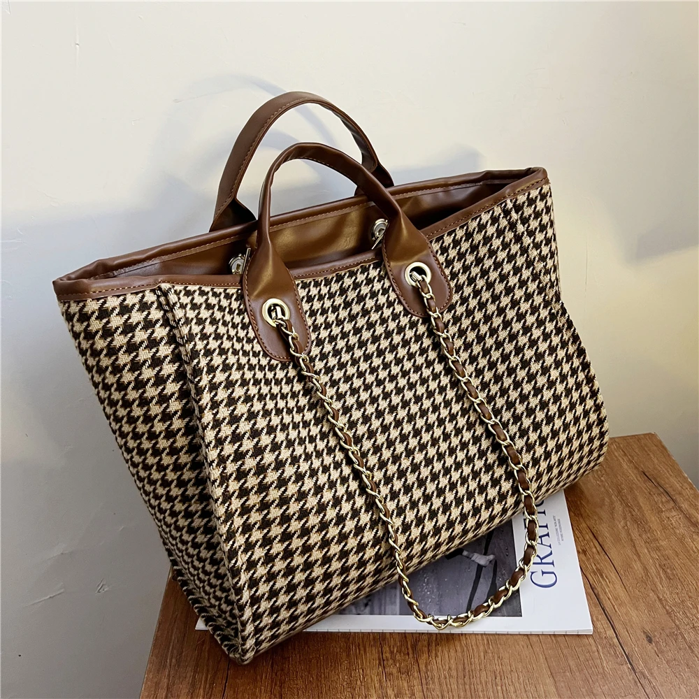 Casual Houndstooth Wollen Cloth Plaid Big Trapeze Tote Bags For Womne Desiger Handbags High Capacity Chain Shoulder Bags 2022
Casual Houndstooth Wollen Cloth Plaid Big Trapeze Tote Bags For Womne Desiger Handbags High Capacity Chain Shoulder Bags 2022