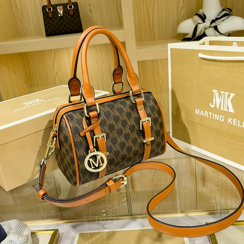 2021 Female Famous Design Small Portable Bag Printed Retro Ladies Brand Chain Bags Shoulder Fashional Leather Handbags for Women
2021 Female Famous Design Small Portable Bag Printed Retro Ladies Brand Chain Bags Shoulder Fashional Leather Handbags for Women