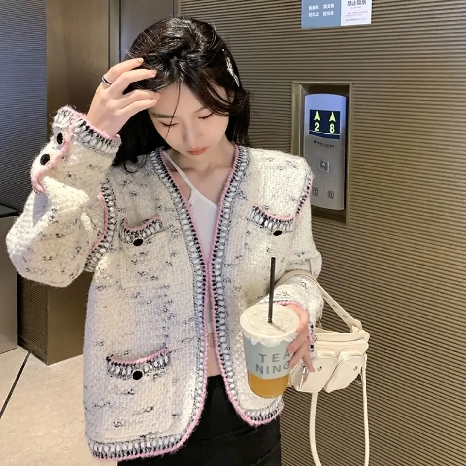 2021 New Fashion Trend Cardigan Autumn and Winter with Knitted Sweater Fashionable Temperament Short Coat Women
2021 New Fashion Trend Cardigan Autumn and Winter with Knitted Sweater Fashionable Temperament Short Coat Women