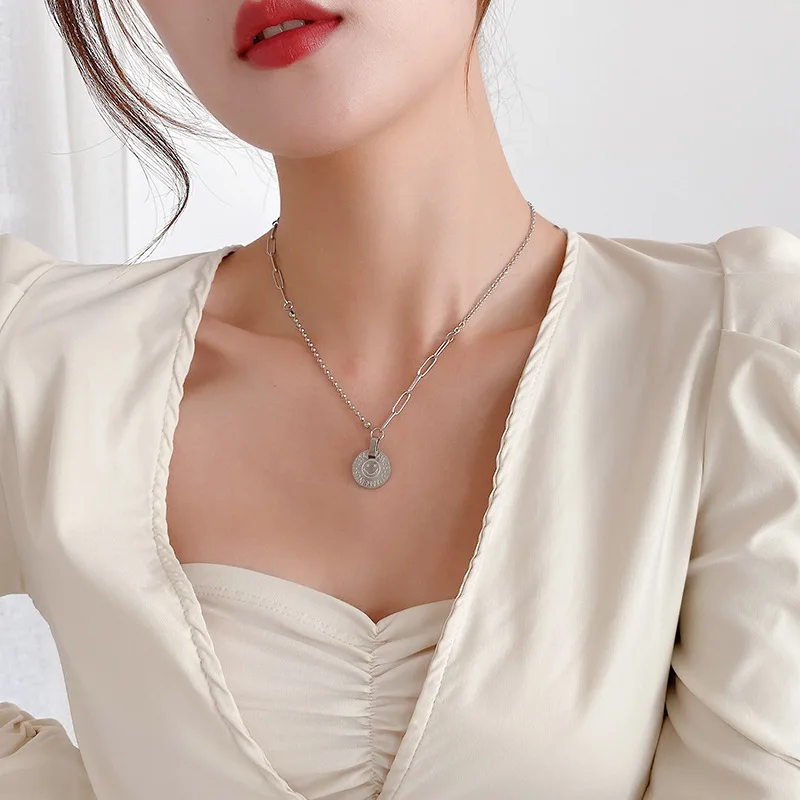 Fashion titanium steel necklace female simple and versatile clavicle chain jewelry hot sale
Fashion titanium steel necklace female simple and versatile clavicle chain jewelry hot sale