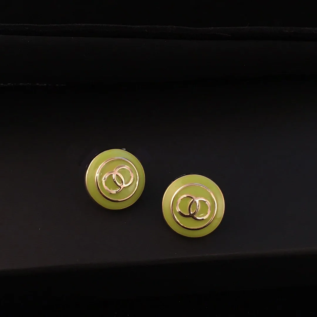 B163 Brand C alphabet earrings with gold-plated labels and zircon micro-inlaid European and American fashion punk personality
B163 Brand C alphabet earrings with gold-plated labels and zircon micro-inlaid European and American fashion punk personality