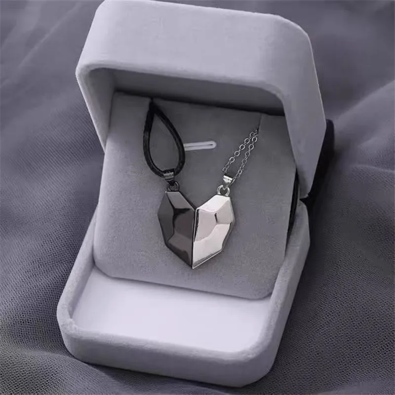 2Pcs Fashion Lovers Matching Friendship Heart Pendant Couple Magnetic Distance Faceted Heart Pendant Necklace Couple Jewelry
2Pcs Fashion Lovers Matching Friendship Heart Pendant Couple Magnetic Distance Faceted Heart Pendant Necklace Couple Jewelry