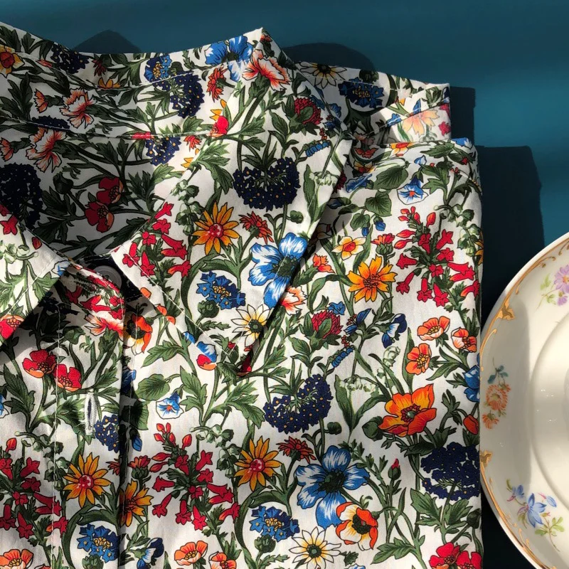 French feminine romantic blouse women's colorful floral rich color retro blouses Hong Kong style loose bat sleeve cotton shirts 
French feminine romantic blouse women's colorful floral rich color retro blouses Hong Kong style loose bat sleeve cotton shirts