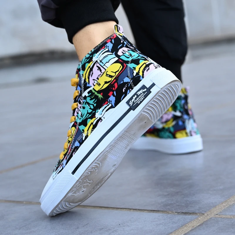 2021 New Graffiti Couple Canvas Shoes Casual Lace-Up Women Zapato Increase Trend Vulcanized Sneakers Scarp Zapatillas Hombre A72
2021 New Graffiti Couple Canvas Shoes Casual Lace-Up Women Zapato Increase Trend Vulcanized Sneakers Scarp Zapatillas Hombre A72
