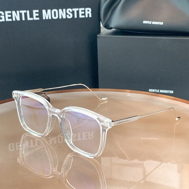 Очки солнцезащитные мужские и женские с защитой UV400 в оригинальной коробке
Очки солнцезащитные мужские и женские с защитой UV400 в оригинальной коробке