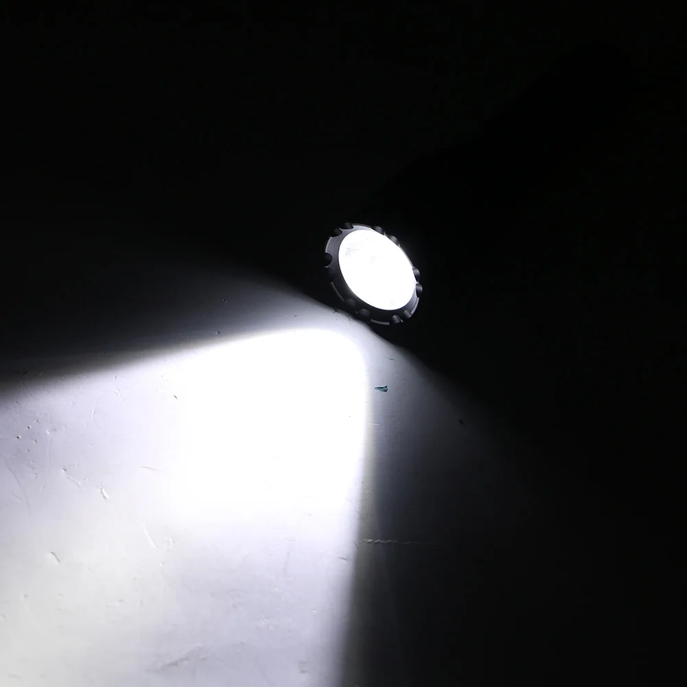 Bright Flashlight Aluminum Alloy Super Smart Outdoor Portable Handheld Bracket Lamp Handheld Spotlight LED Searchlight
Bright Flashlight Aluminum Alloy Super Smart Outdoor Portable Handheld Bracket Lamp Handheld Spotlight LED Searchlight