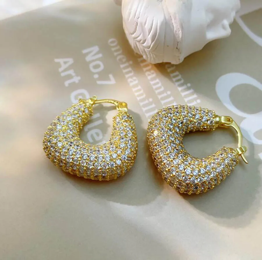 luxury shiny golden rhinestone brass gorgeous women earrings ins chic geometric flashing French simple winter classic eardrop
luxury shiny golden rhinestone brass gorgeous women earrings ins chic geometric flashing French simple winter classic eardrop
