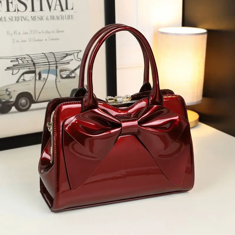 New Trend Women's Handbags Famous Brand Patent Leather Shoulder Bag Ladies Boston Messenger Bags Clip Evening Clutch Luxury Tote
New Trend Women's Handbags Famous Brand Patent Leather Shoulder Bag Ladies Boston Messenger Bags Clip Evening Clutch Luxury Tote
