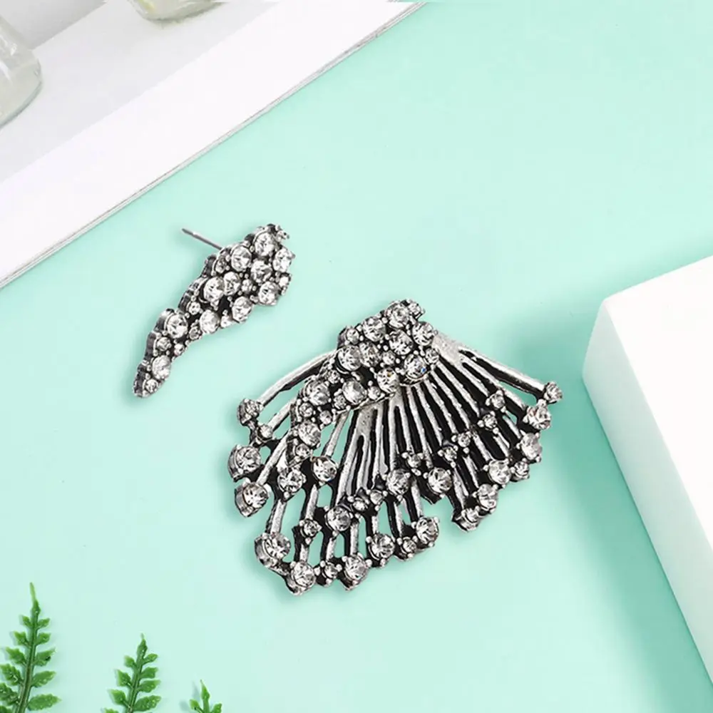 1Pc Retro Temperament Diamond Simple Leaves Asymmetrical Alloy Single Ear Stud Wedding Party Jewelry Gifts For Women
1Pc Retro Temperament Diamond Simple Leaves Asymmetrical Alloy Single Ear Stud Wedding Party Jewelry Gifts For Women