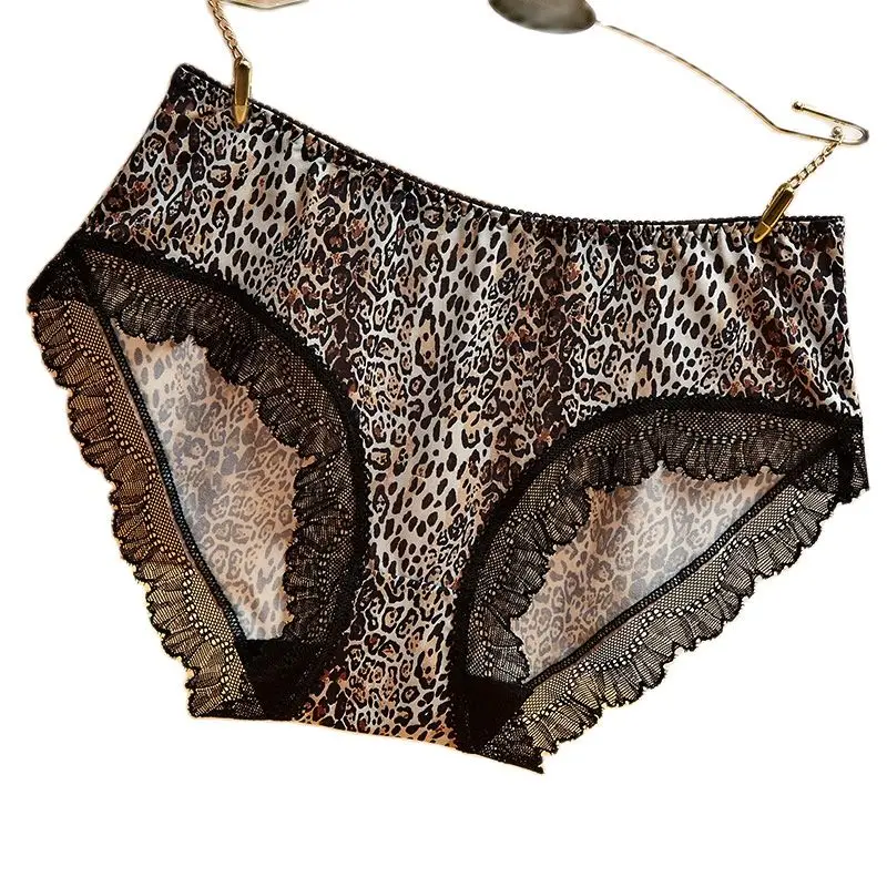 2021 Silk Seamless Sexy Leopard Print Underwear Women's Lace Mid-Waist Breathable Briefs Women
2021 Silk Seamless Sexy Leopard Print Underwear Women's Lace Mid-Waist Breathable Briefs Women