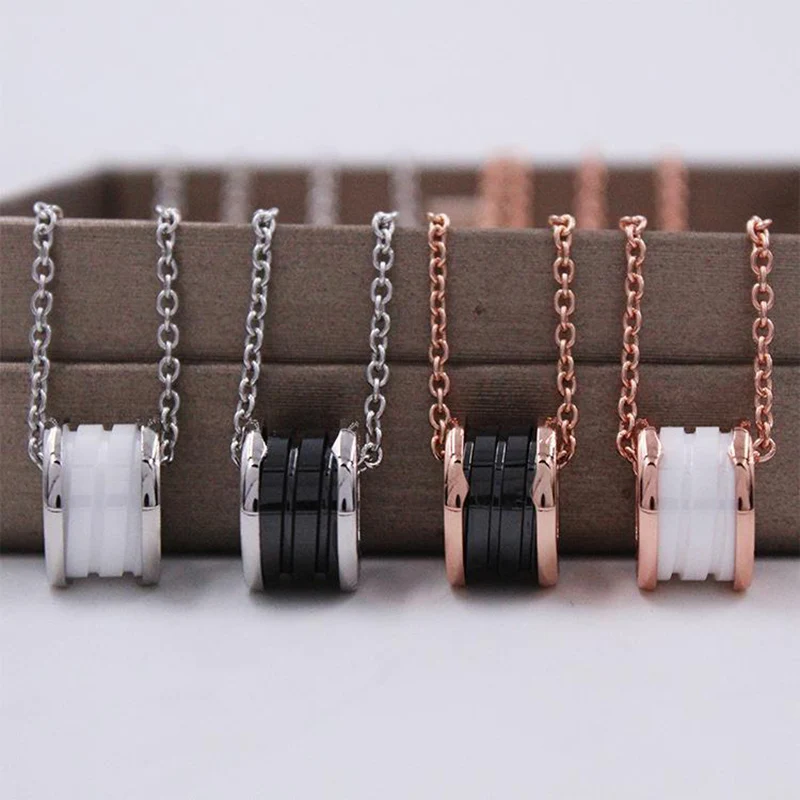 Classic Black Ceramic Necklaces For Men And Women, Fashionable Luxury Jewelry, Suitable For Lovers' Birthday Gifts
Classic Black Ceramic Necklaces For Men And Women, Fashionable Luxury Jewelry, Suitable For Lovers' Birthday Gifts