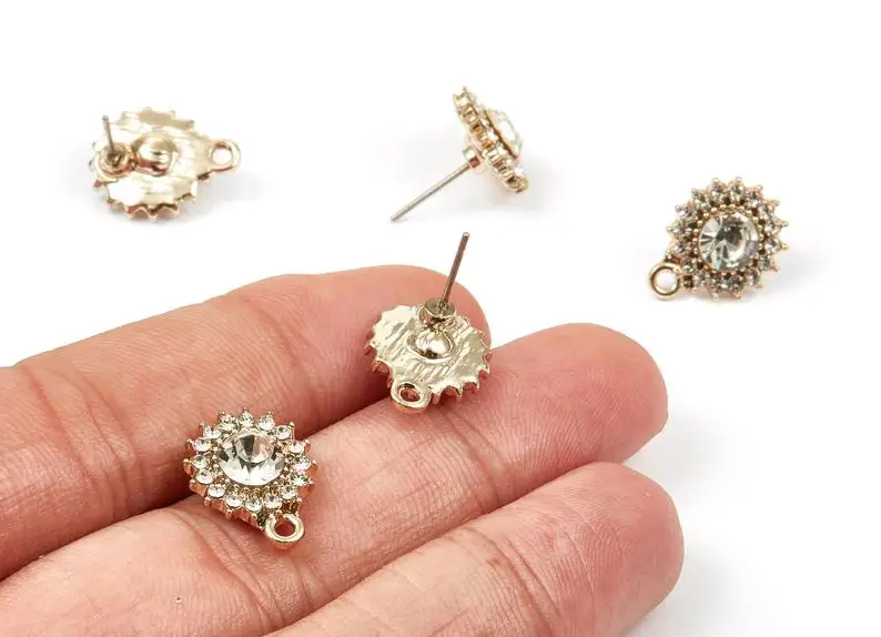 Alloy Sun Earring Stud - Zinc Alloy Crystal Sun Earring Post with Glass Beads - 4Pcs/Lot - 15.68x12.37x2.4mm - ZZ1362
Alloy Sun Earring Stud - Zinc Alloy Crystal Sun Earring Post with Glass Beads - 4Pcs/Lot - 15.68x12.37x2.4mm - ZZ1362