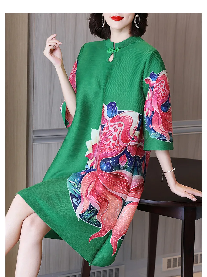 HOT SELLING Miyake pleated half sleeve stand neck Improved cheongsam Chinese style cyprinoid print A-Line dress IN STOCK
HOT SELLING Miyake pleated half sleeve stand neck Improved cheongsam Chinese style cyprinoid print A-Line dress IN STOCK