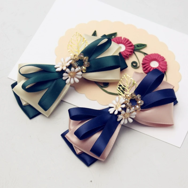 Korean High-end Boutique Hair Clip Handmade Bow-knot Hairpin Wedding Festival Hair Accessories Small Daisy Leaf Hairgrip Clamp
Korean High-end Boutique Hair Clip Handmade Bow-knot Hairpin Wedding Festival Hair Accessories Small Daisy Leaf Hairgrip Clamp