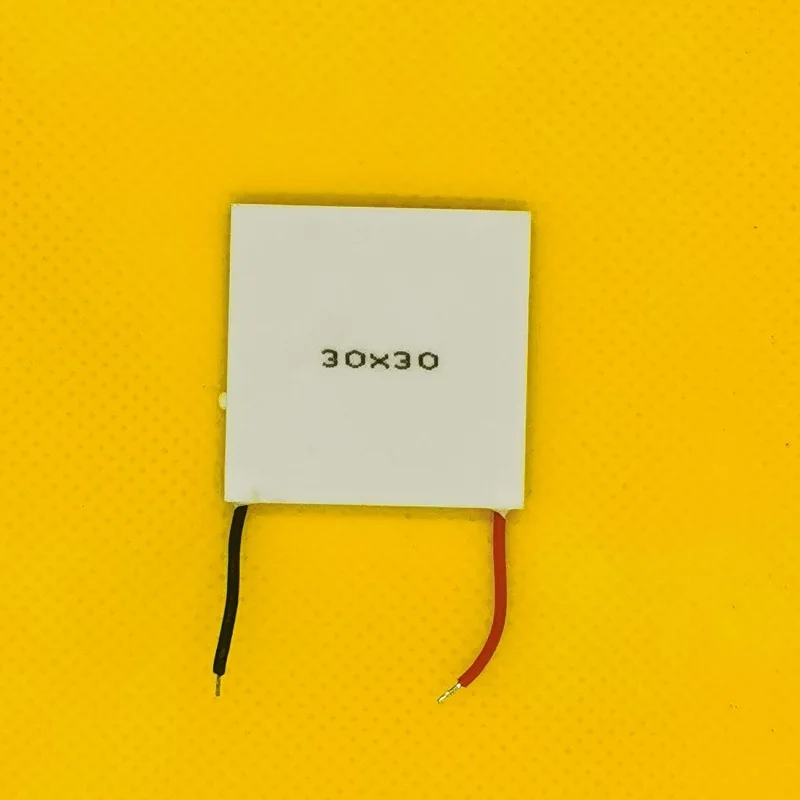 Полупроводниковый охлаждающий артефакт с зажимом для задней панели, 30*30 7104 
Полупроводниковый охлаждающий артефакт с зажимом для задней панели, 30*30 7104