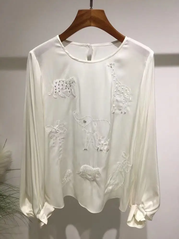 Tops Fashion Designer Blouse 2021 Summer Korean Tops Women Vintage Runway Beading Long Sleeve Casual Pure Silk White Blouses
Tops Fashion Designer Blouse 2021 Summer Korean Tops Women Vintage Runway Beading Long Sleeve Casual Pure Silk White Blouses